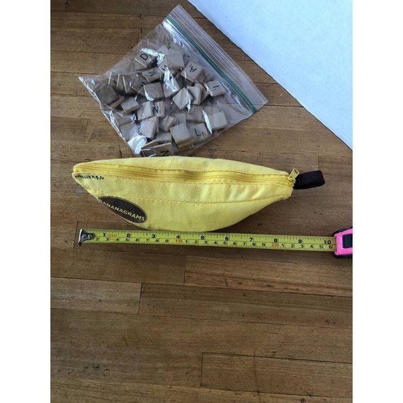Bananagrams Crossword Family Fun Game Bananagram Word Play Used - Picture 5 of 5